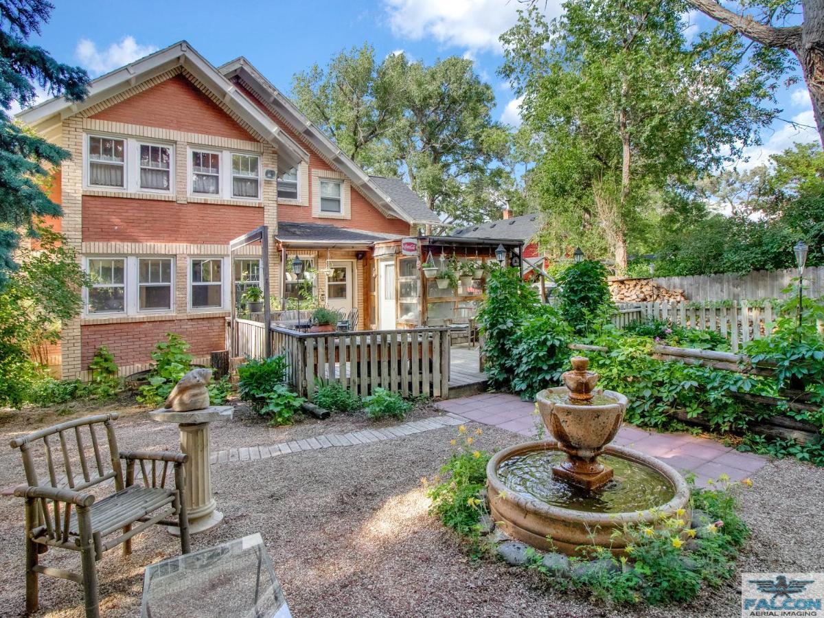 Robins Nest Bed & Breakfast Cody Esterno foto