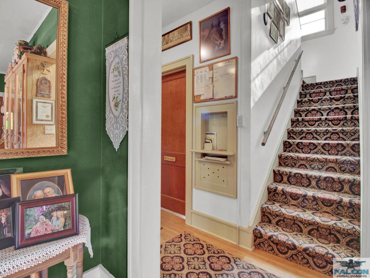 Robins Nest Bed & Breakfast Cody Esterno foto