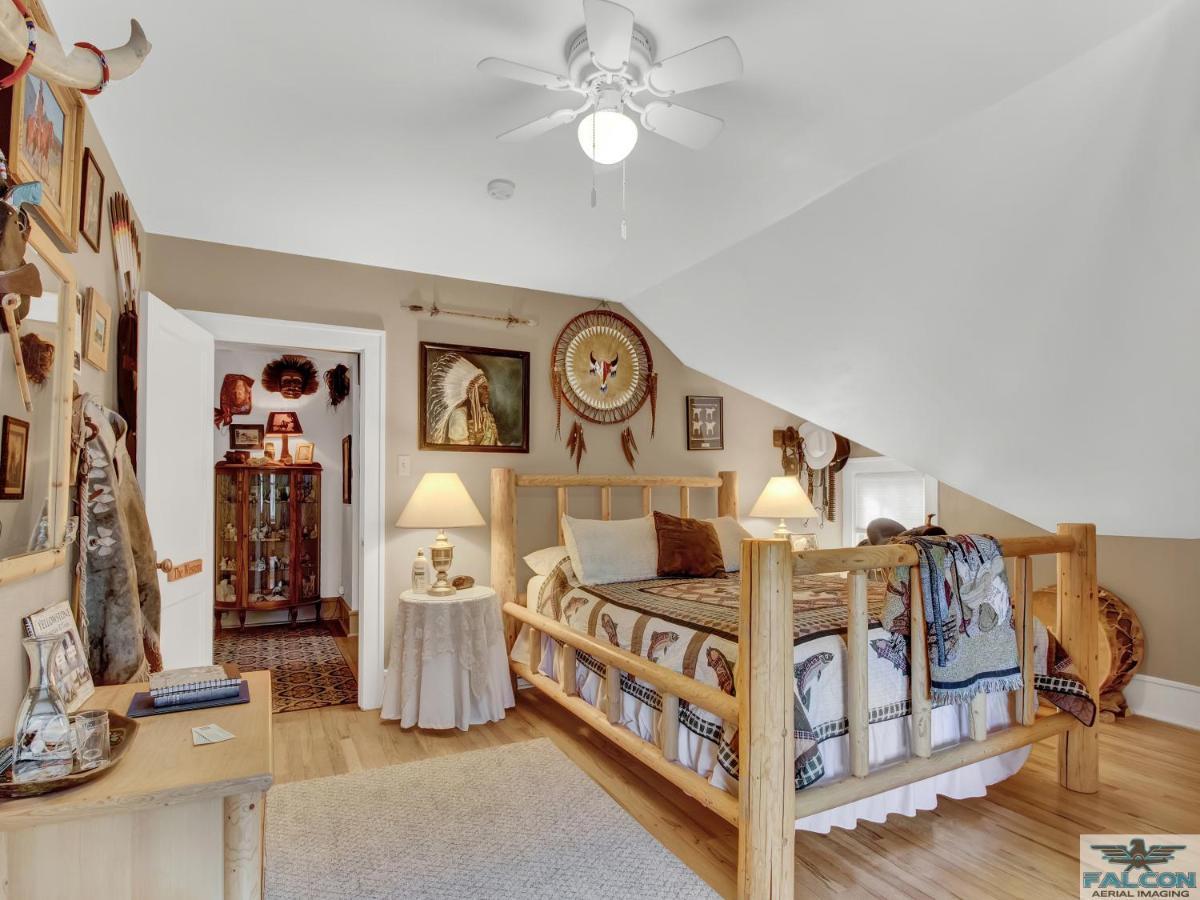 Robins Nest Bed & Breakfast Cody Esterno foto