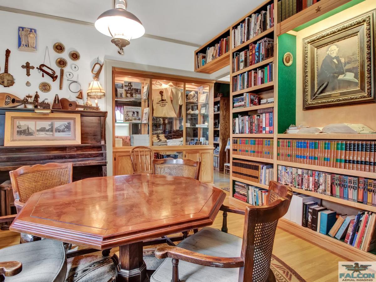 Robins Nest Bed & Breakfast Cody Esterno foto