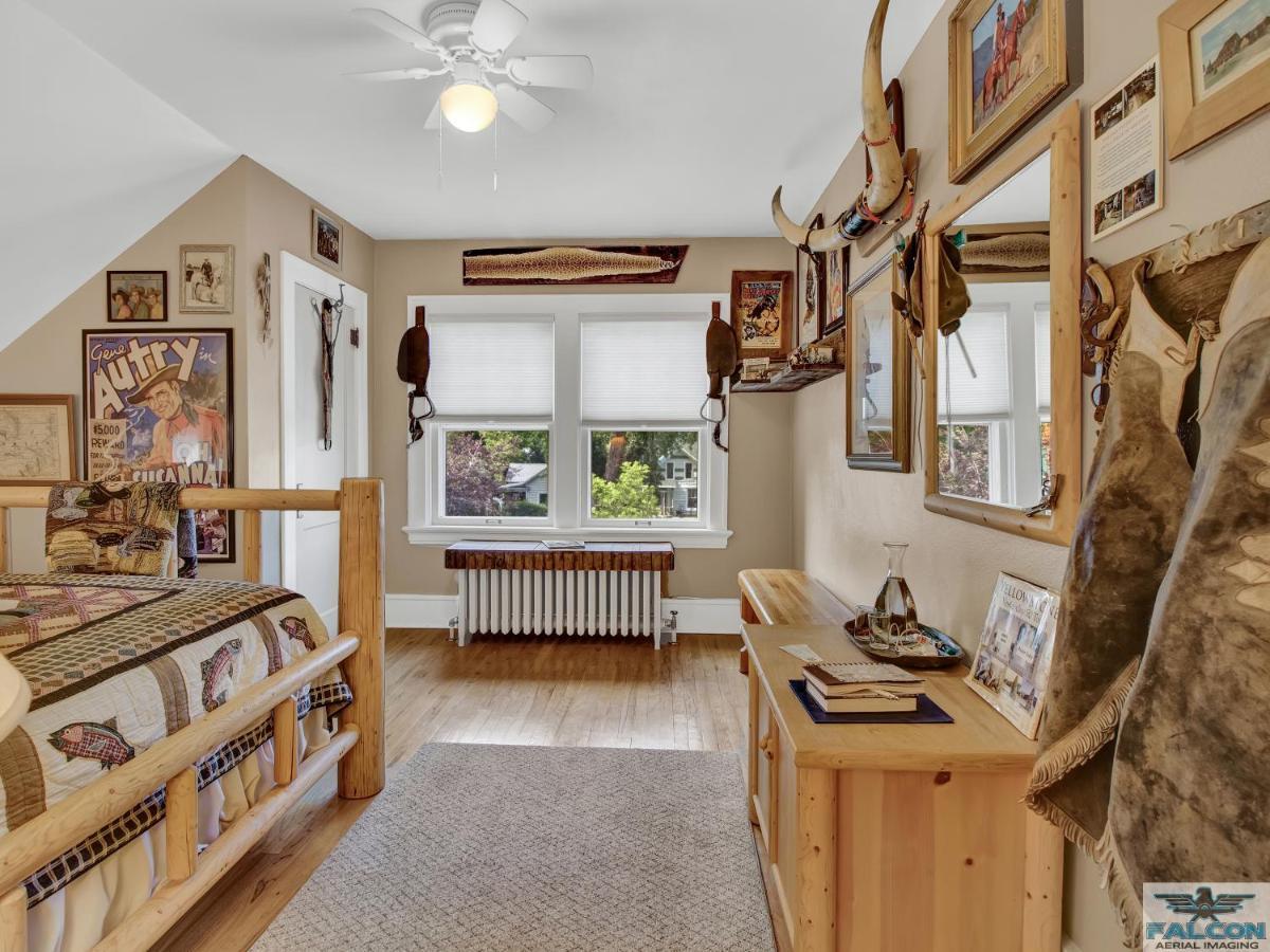 Robins Nest Bed & Breakfast Cody Esterno foto