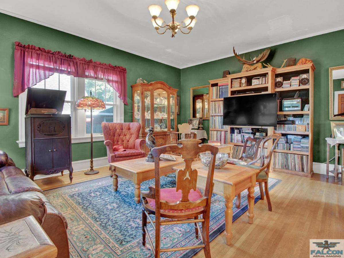 Robins Nest Bed & Breakfast Cody Esterno foto