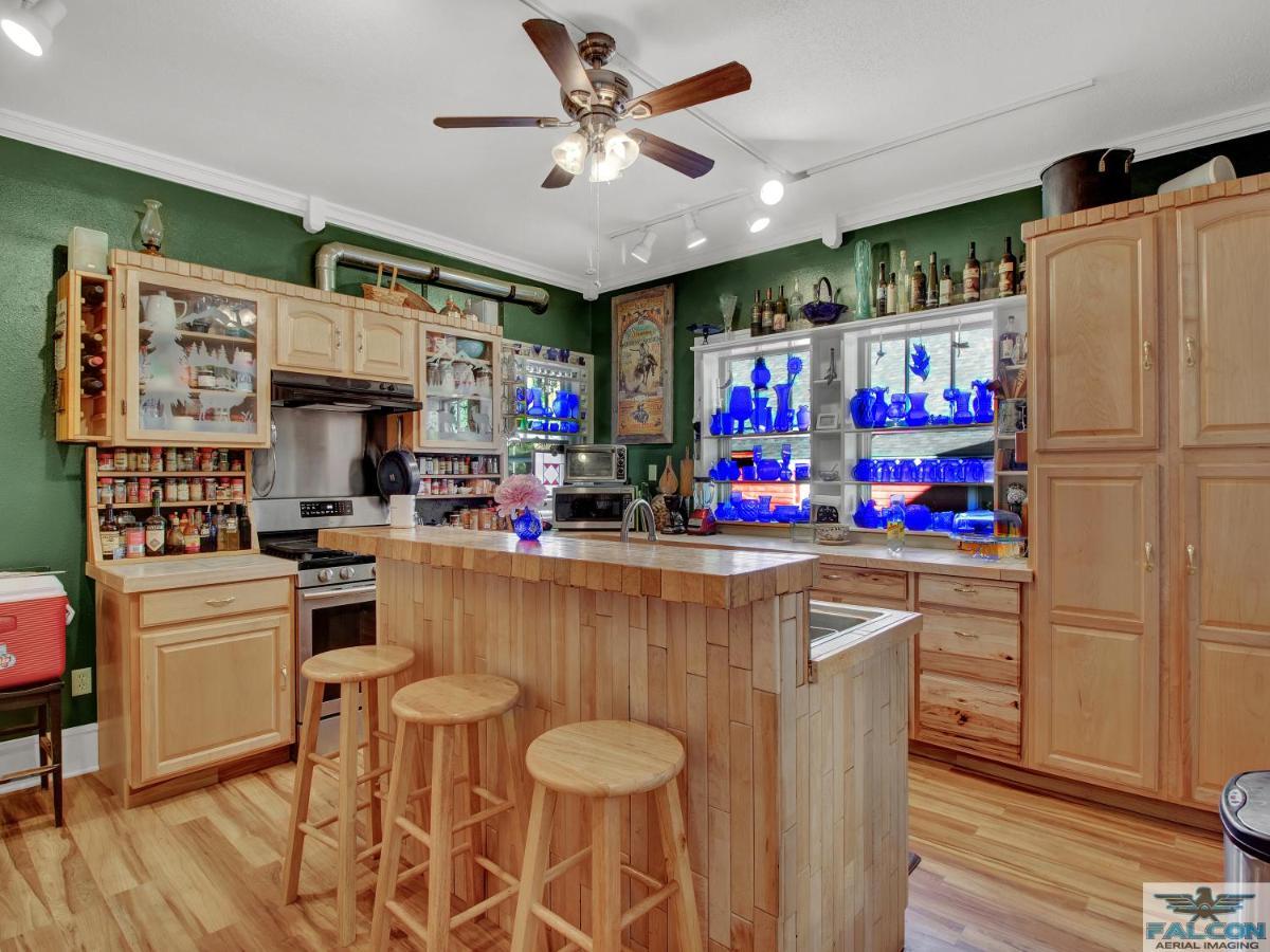 Robins Nest Bed & Breakfast Cody Esterno foto