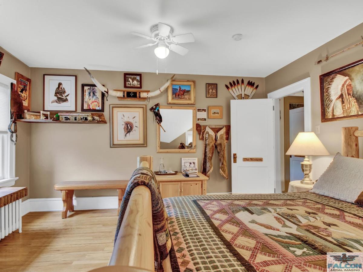 Robins Nest Bed & Breakfast Cody Esterno foto