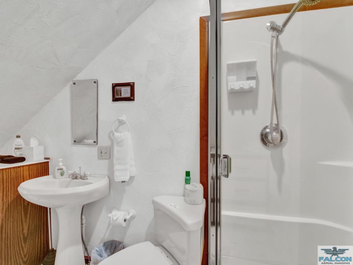 Robins Nest Bed & Breakfast Cody Esterno foto