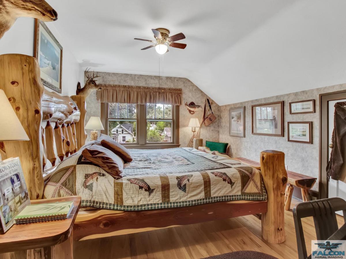 Robins Nest Bed & Breakfast Cody Esterno foto