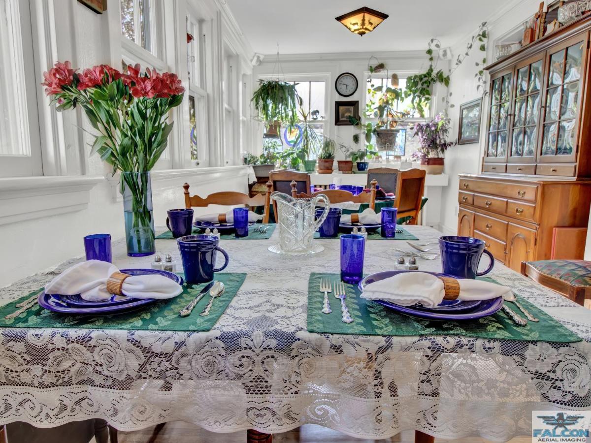 Robins Nest Bed & Breakfast Cody Esterno foto