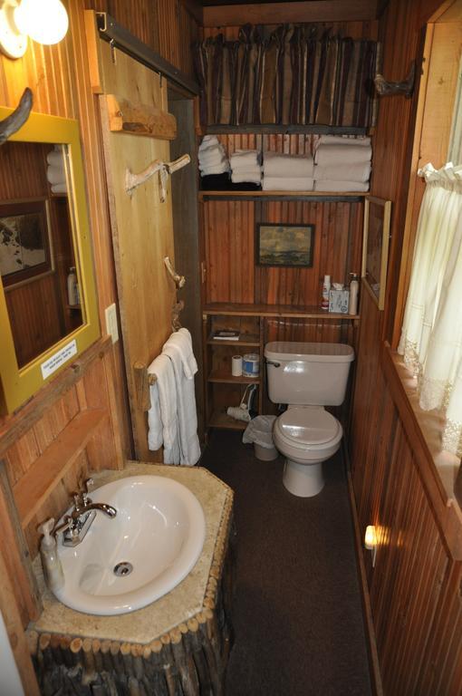 Robins Nest Bed & Breakfast Cody Esterno foto