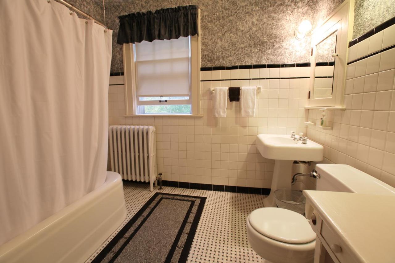 Robins Nest Bed & Breakfast Cody Esterno foto